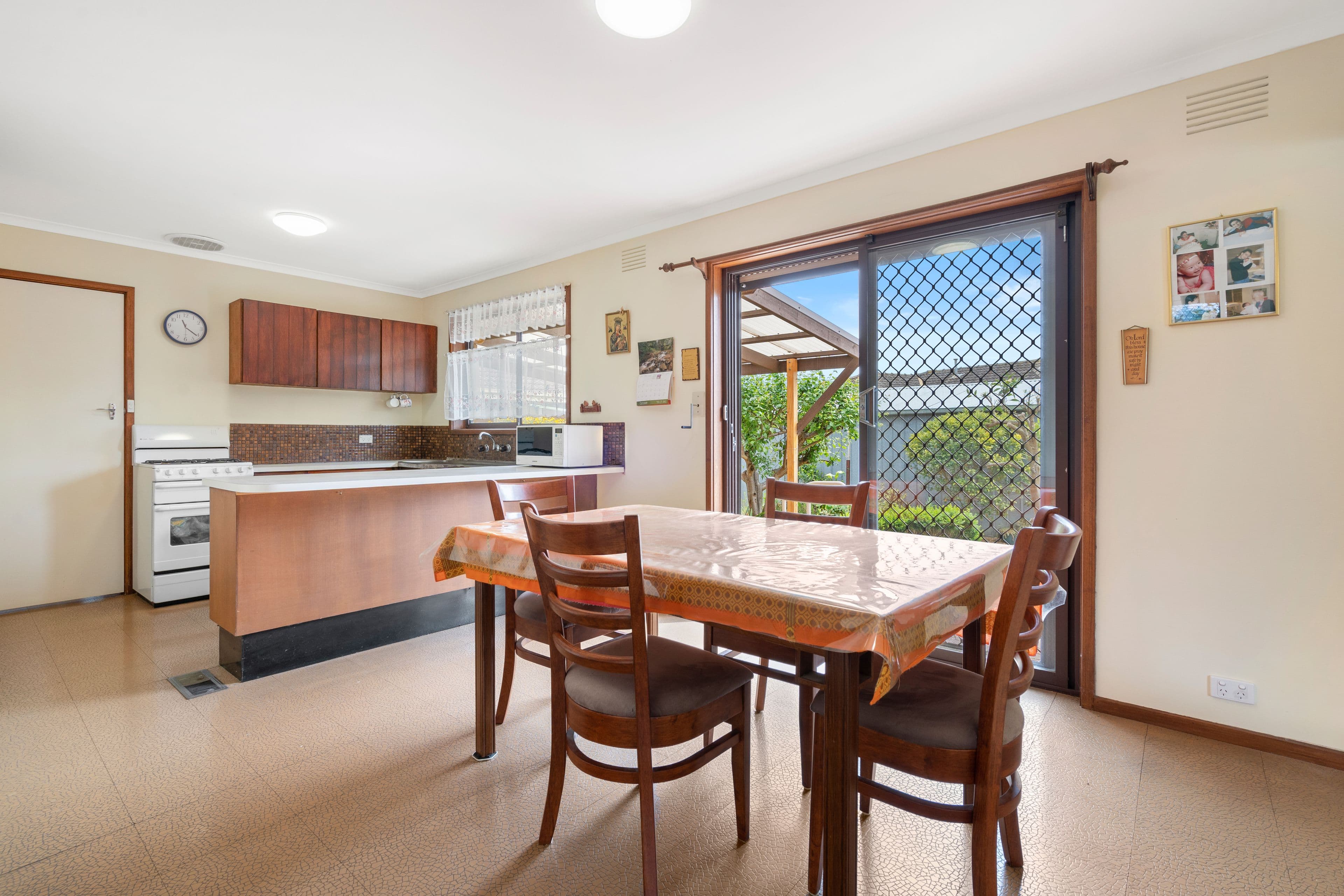 15 Sandhurst Crescent, Bundoora VIC 3083, Bundoora - Thumbnail 5