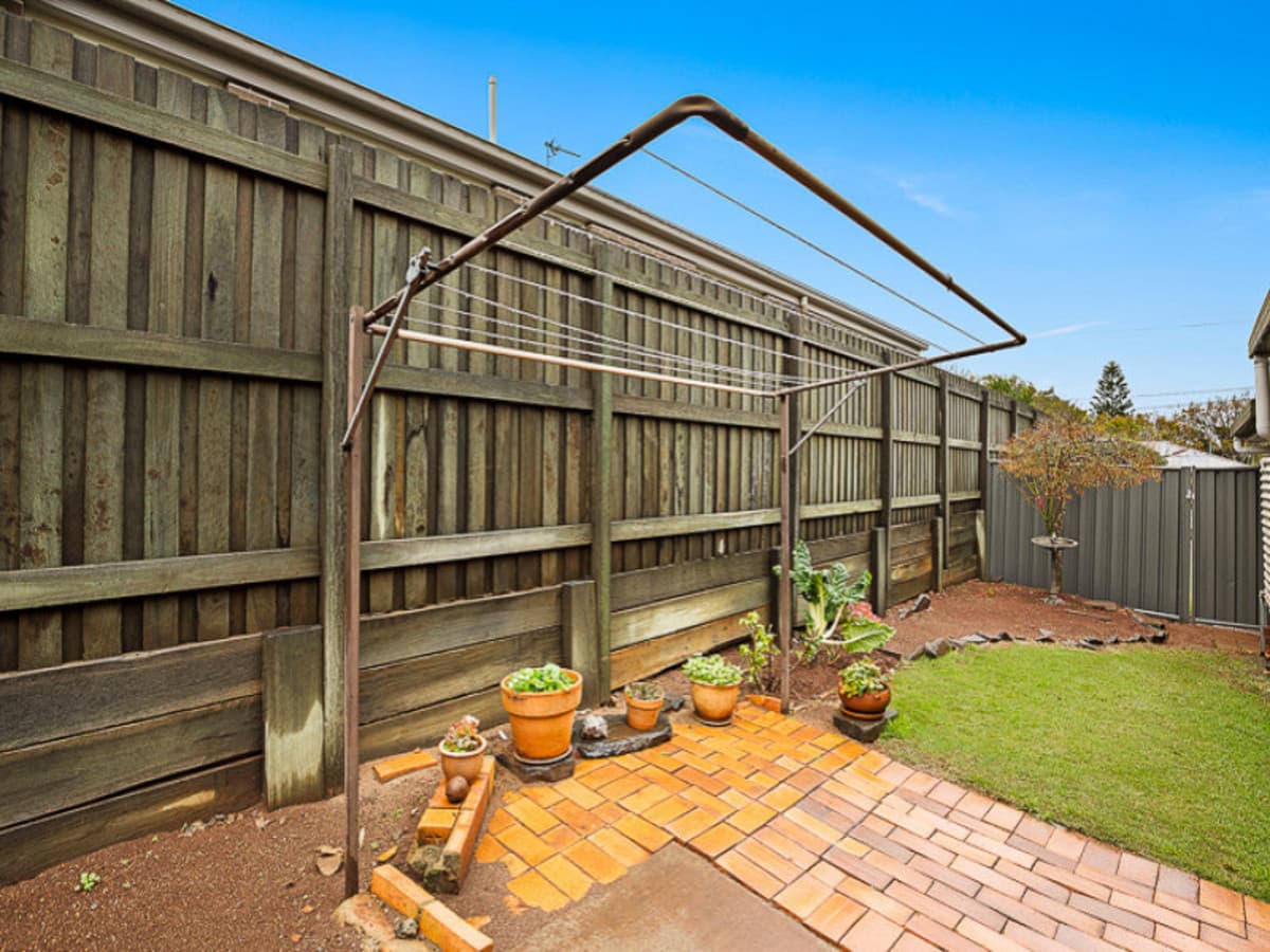 1 / 8 Garde Street, Centenary Heights QLD 4350, Centenary Heights - Thumbnail 3