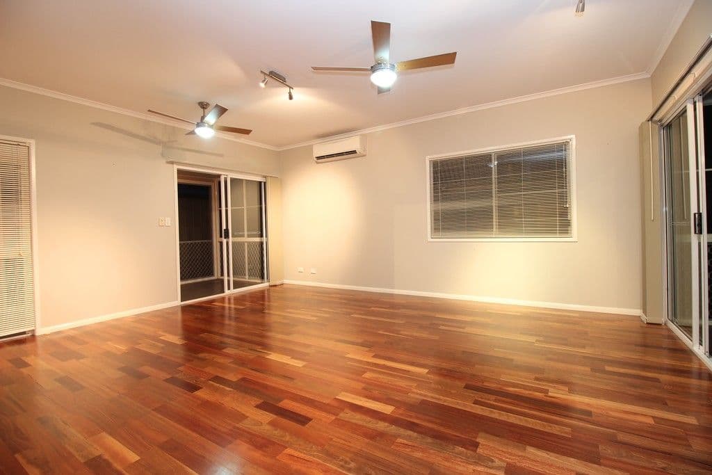 43 Loch Street, Emerald QLD 4720, Emerald - Thumbnail 6