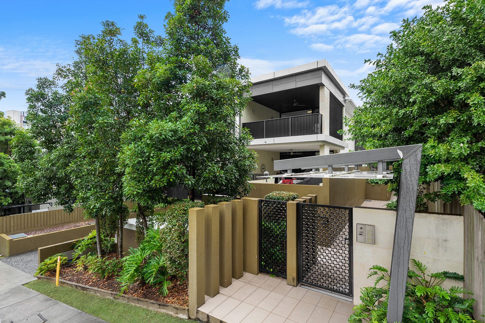 20 Queens Road, Taringa QLD 4068, Taringa - Thumbnail 2