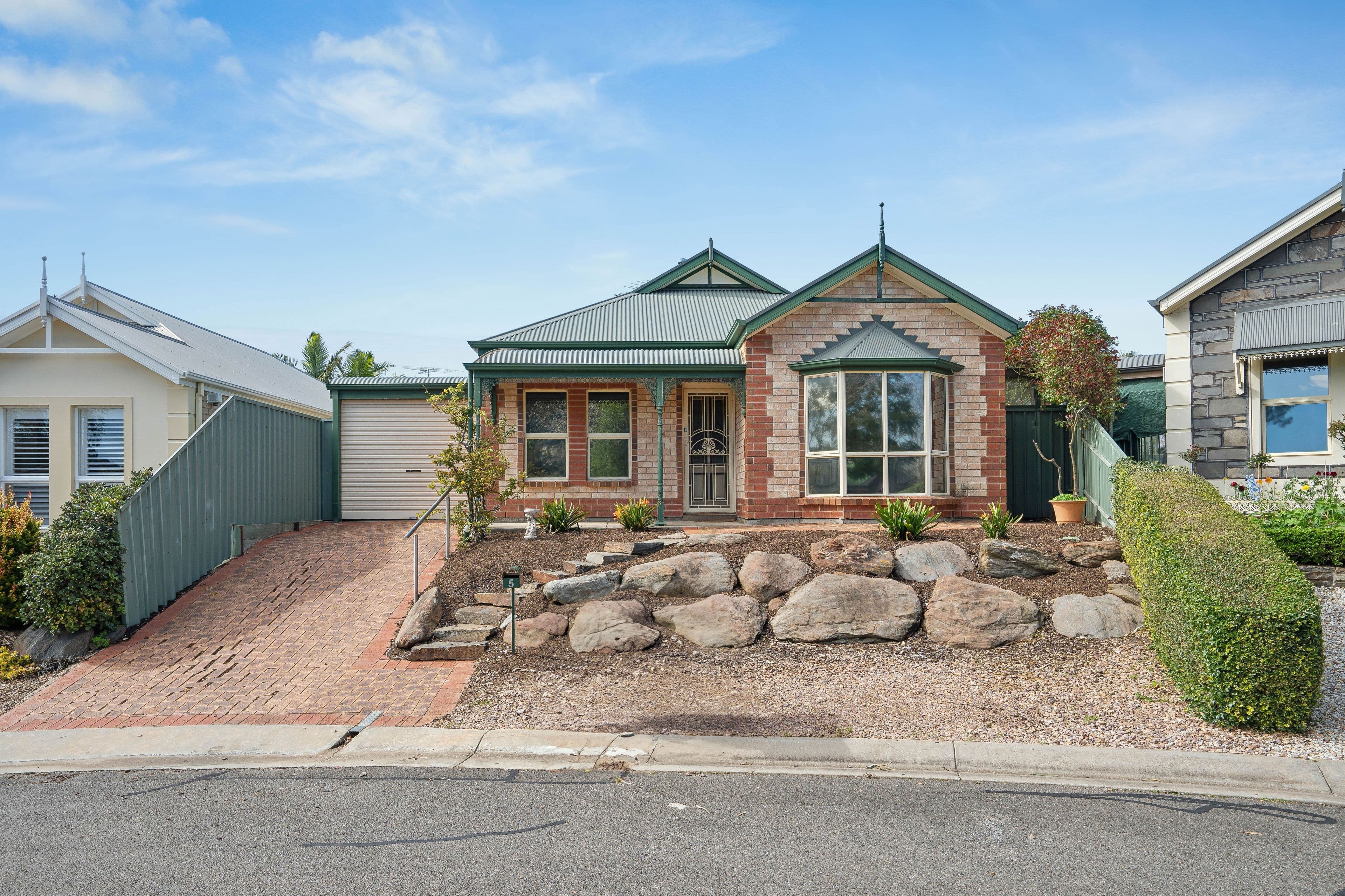 5 Tandana Court, Happy Valley SA 5159, Happy Valley - Thumbnail 2