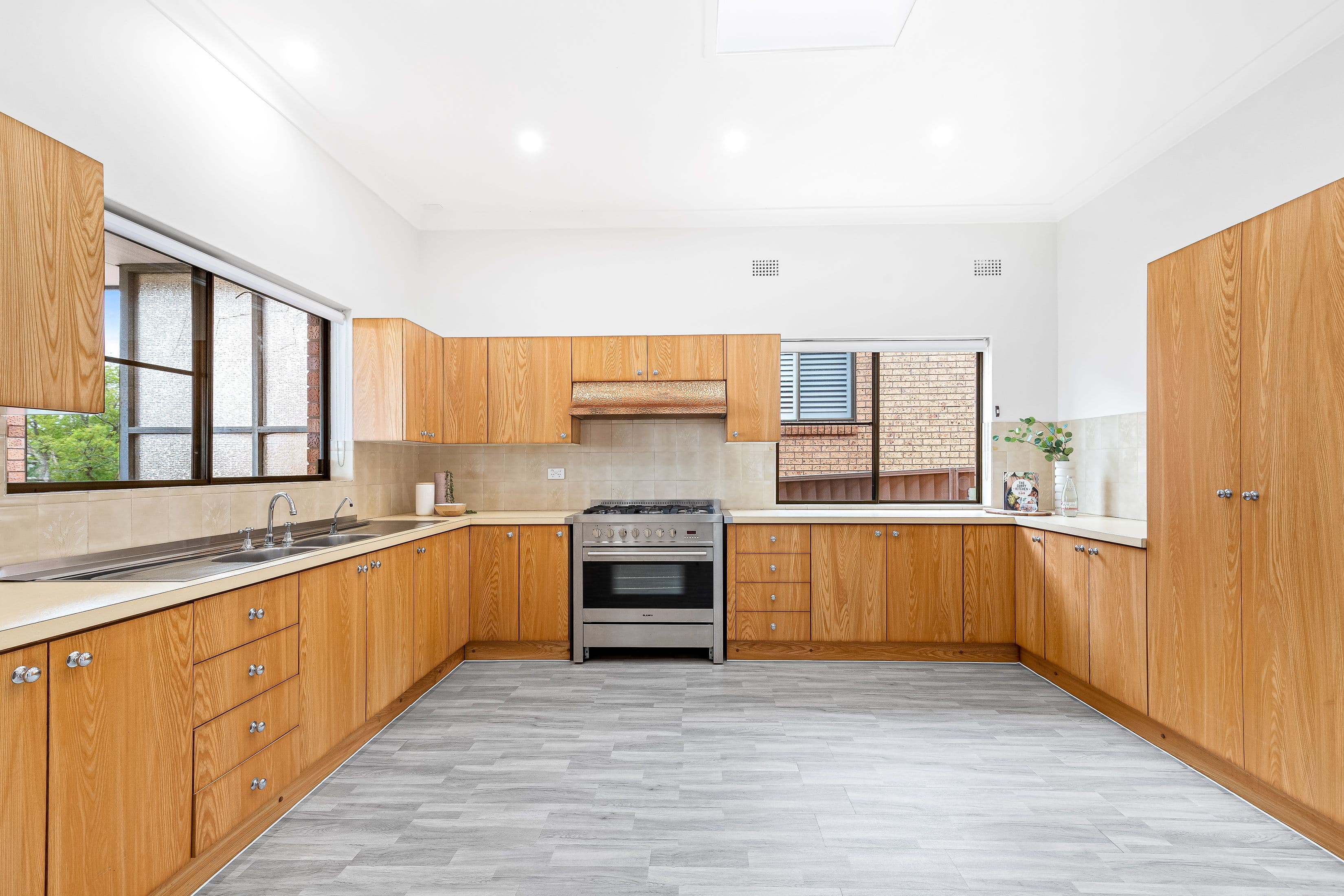 6 Mundoonen Crescent, Horsley, Earlwood - Thumbnail 5