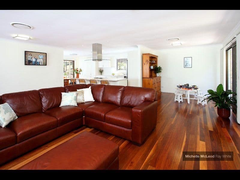 8 Spearwood Place, CHAPEL HILL QLD 4069, Chapel Hill - Thumbnail 3