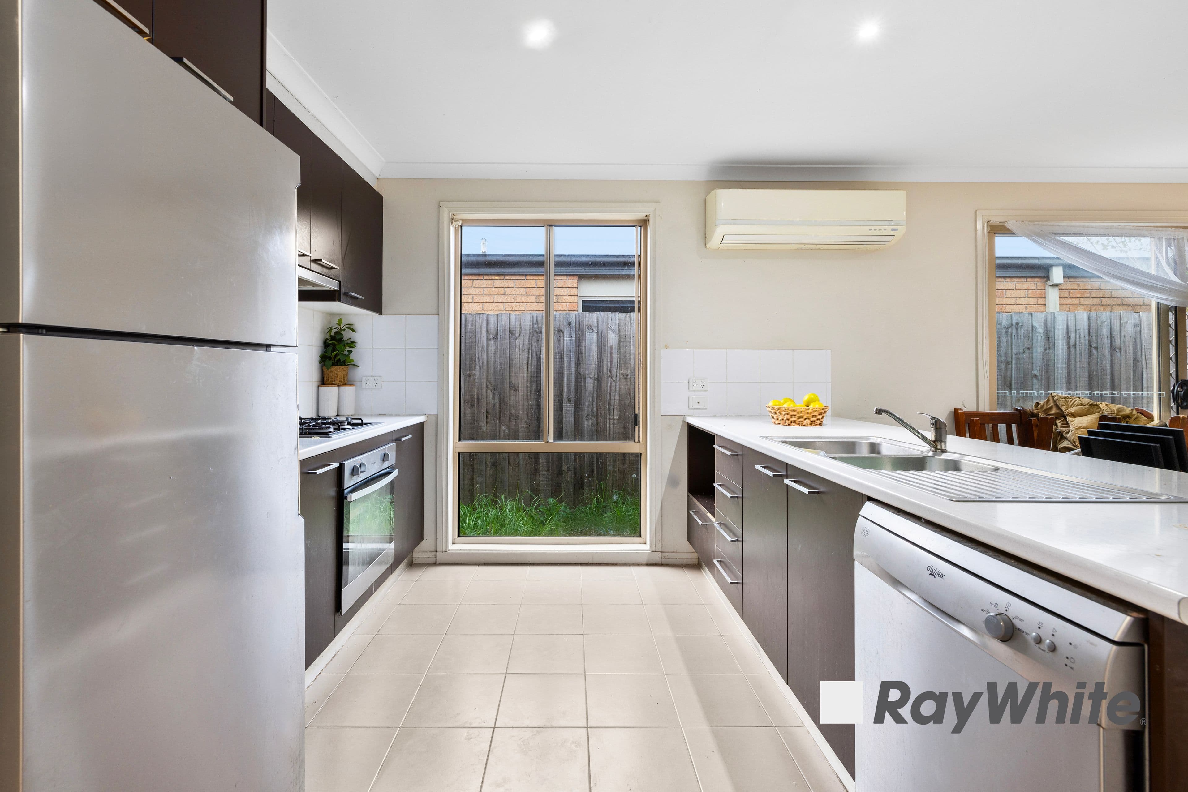 25 Pepperbush Circuit, Cranbourne VIC 3977, Cranbourne - Thumbnail 3