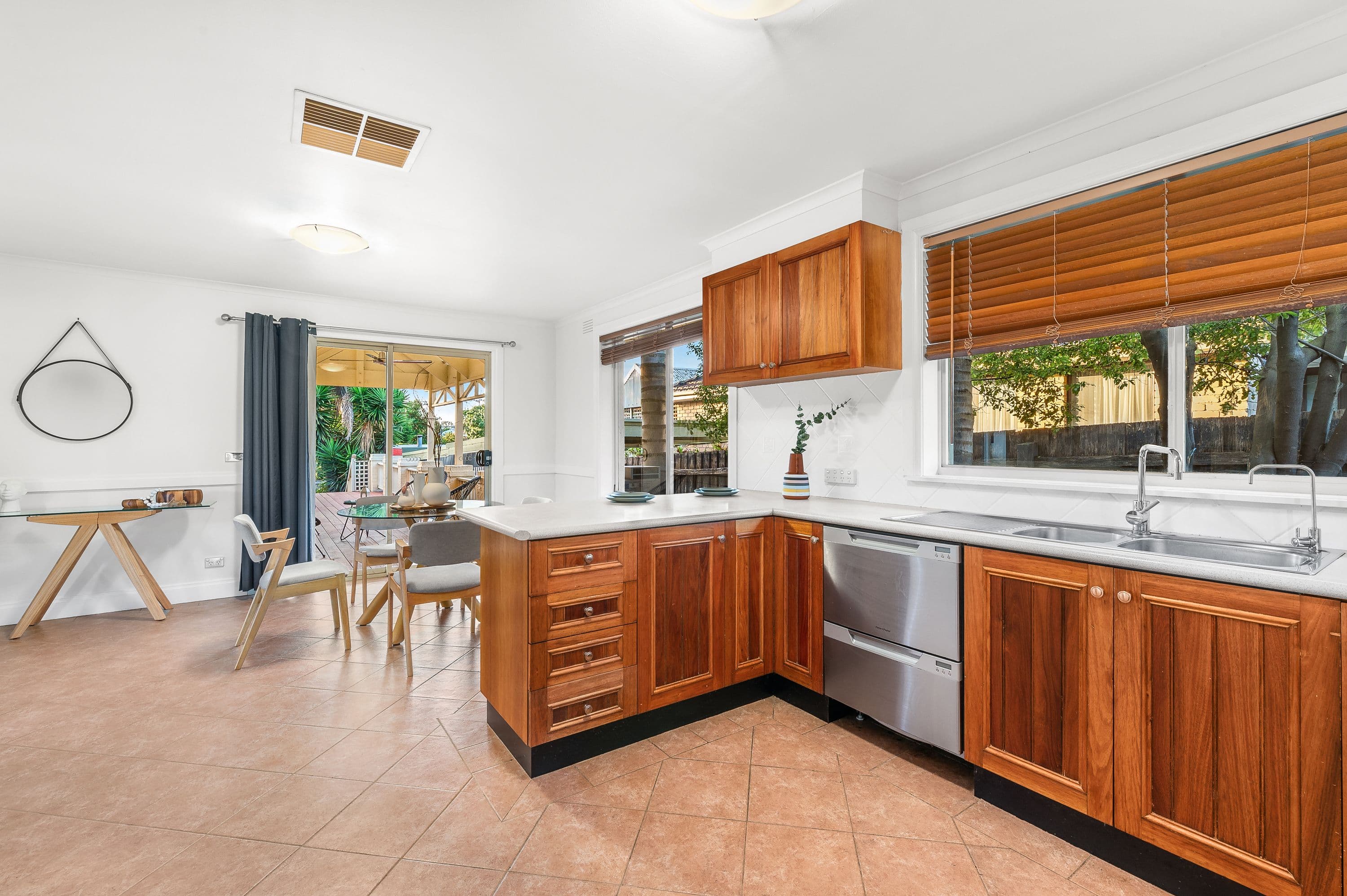 13 Ronald Avenue, South Morang VIC 3752, South Morang - Thumbnail 4