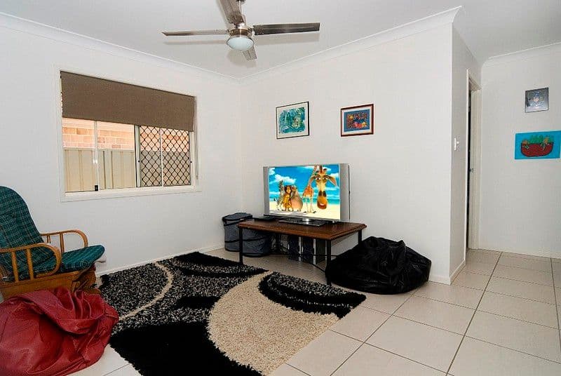 12 Hillview Crescent, LITTLE MOUNTAIN QLD 4551, Little Mountain - Thumbnail 6