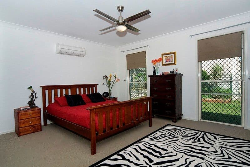 12 Hillview Crescent, LITTLE MOUNTAIN QLD 4551, Little Mountain - Thumbnail 7