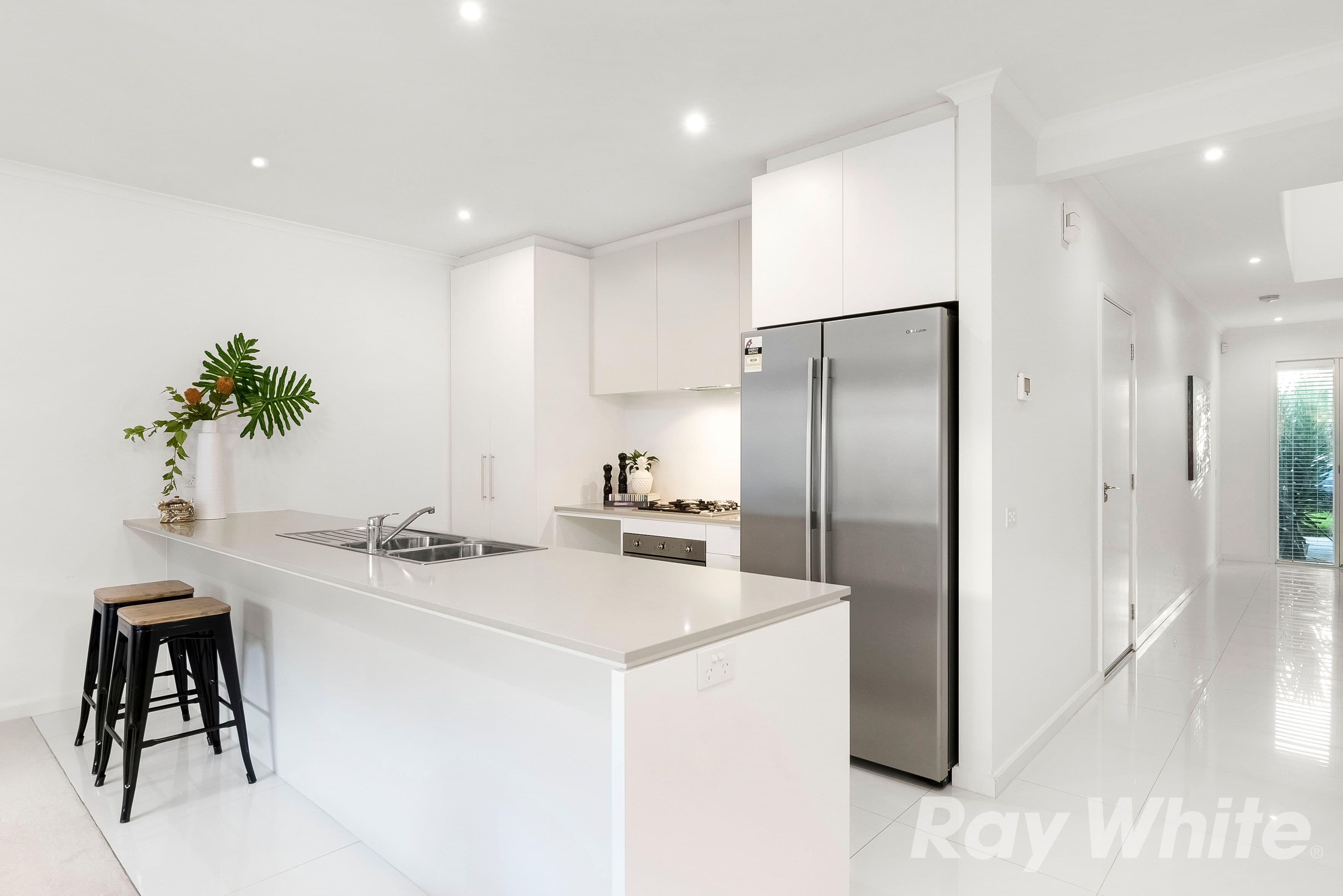 20 Brunton Crescent, Mulgrave VIC 3170, Mulgrave - Thumbnail 2