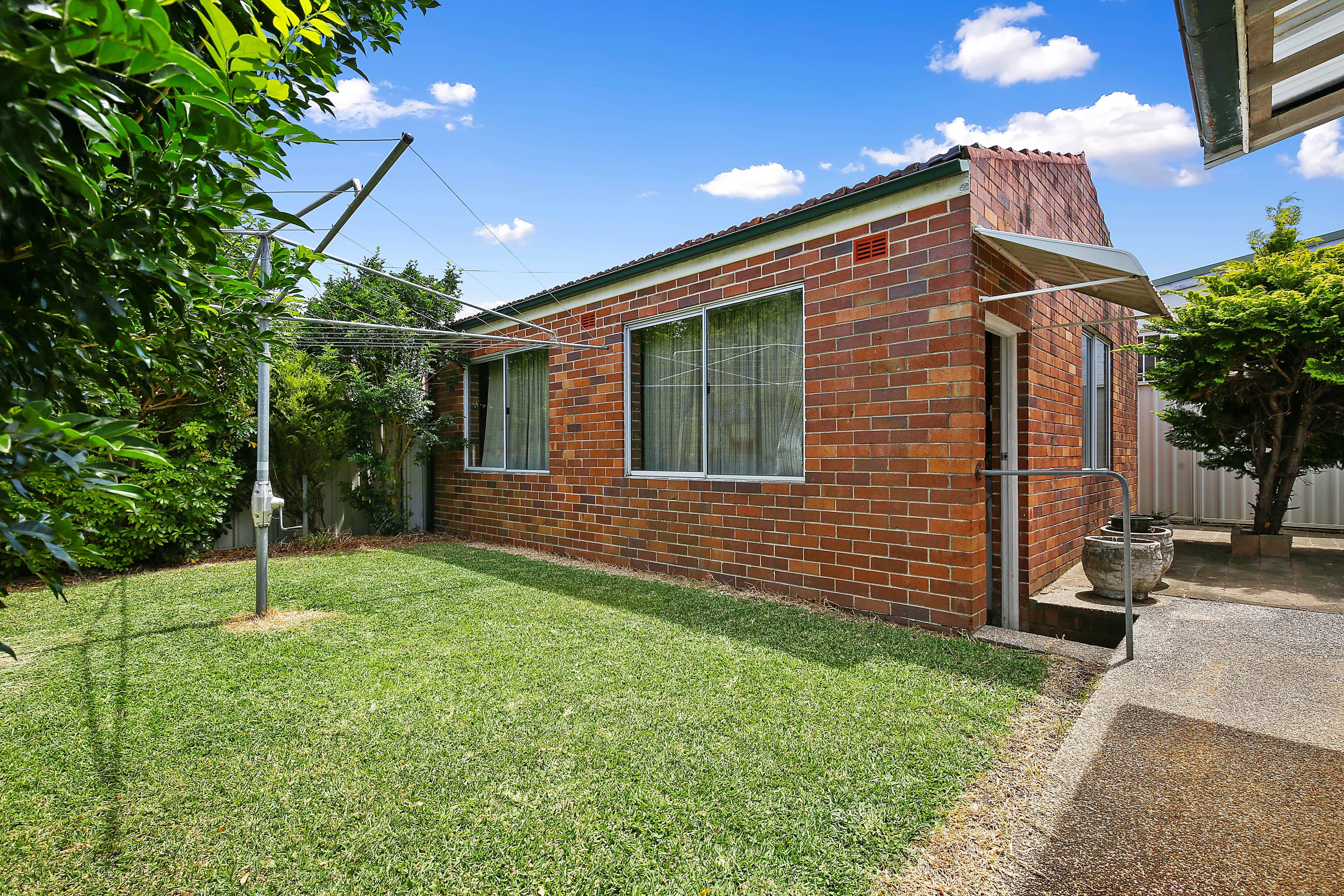 51 Suttor Street, Alexandria - Thumbnail 2