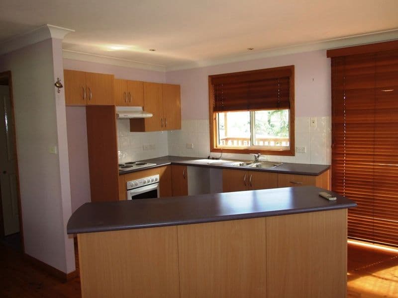 10 Edward Avenue, KINGS POINT NSW 2539, Kings Point - Thumbnail 2