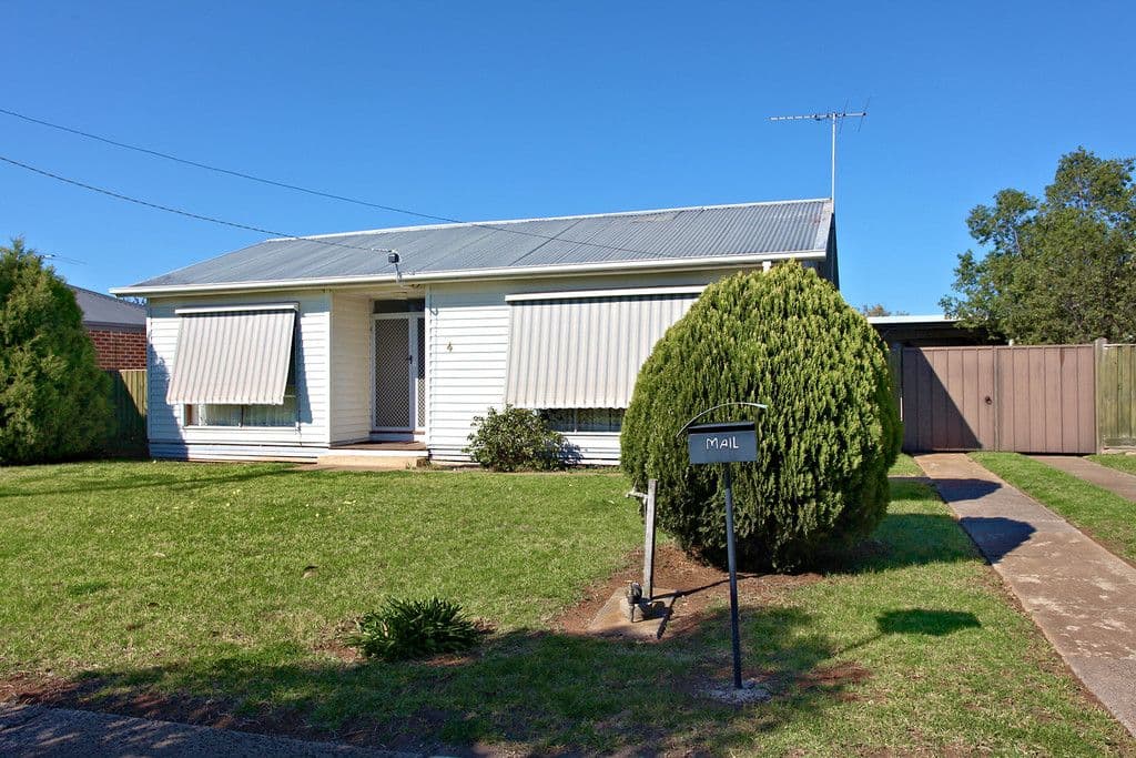4 Eaton Parade, Laverton VIC 3028, Laverton - Image 1
