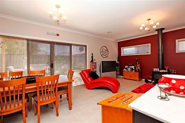 5 Cheltenham Close, CRAIGIEBURN VIC 3064, Craigieburn - Thumbnail 3