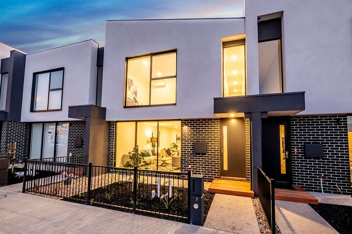 27 Pebble Avenue, Lyndhurst VIC 3975, Lyndhurst - Image 1
