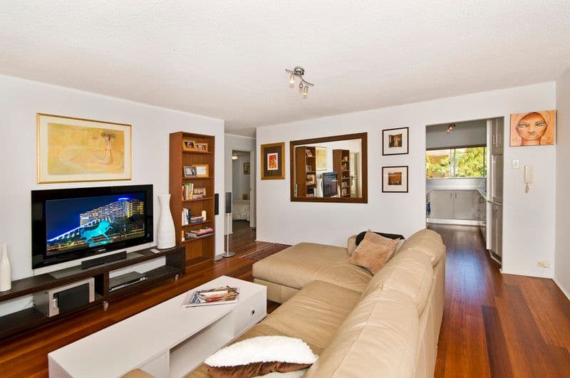 2 Nagel Avenue, MIAMI QLD 4220, Miami - Thumbnail 4