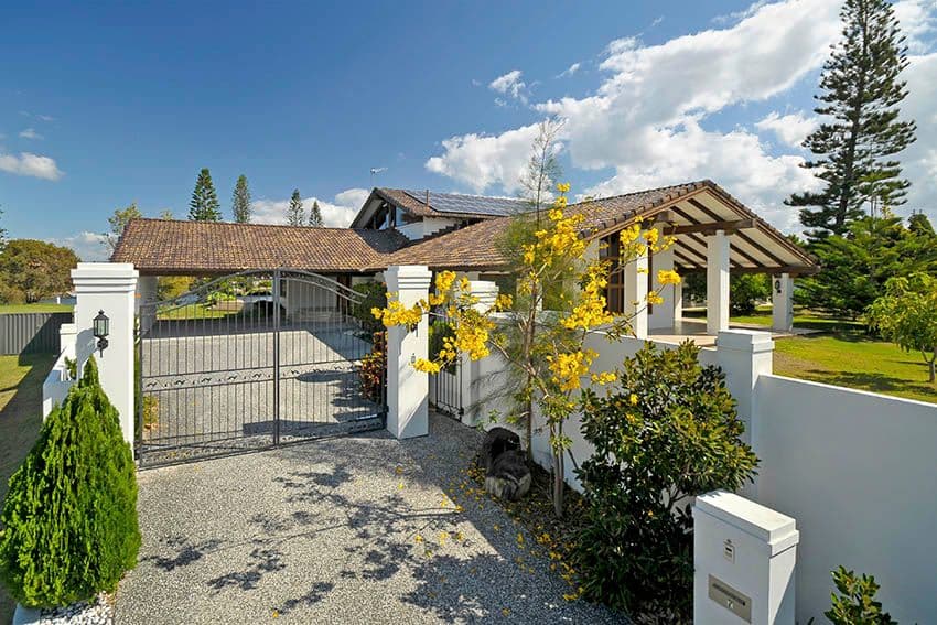 7 Waterview Crescent, Sorrento QLD 4217, Sorrento - Thumbnail 3