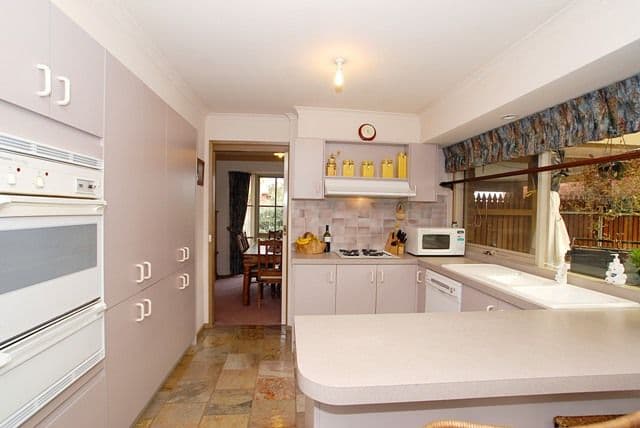82 Grevillea Crescent, HOPPERS CROSSING VIC 3029, Hoppers Crossing - Thumbnail 3