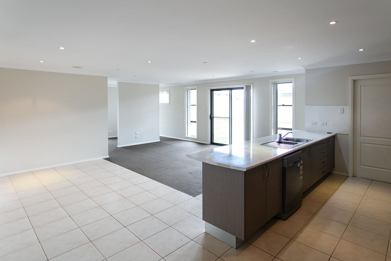 19 Diamond Drive, Orange - Thumbnail 7