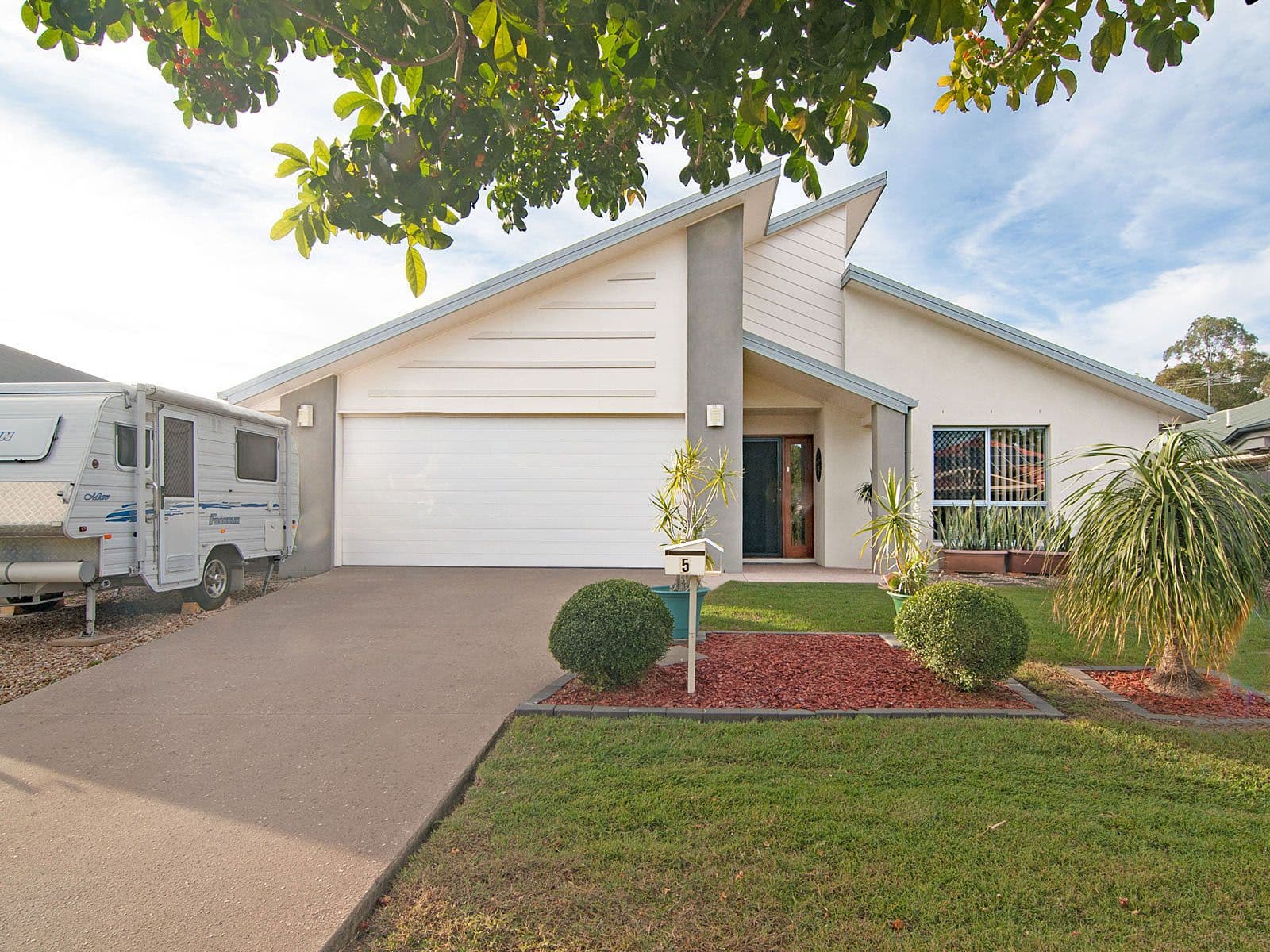 5 Freeman Place, Bracken Ridge QLD 4017, Bracken Ridge - Thumbnail 2