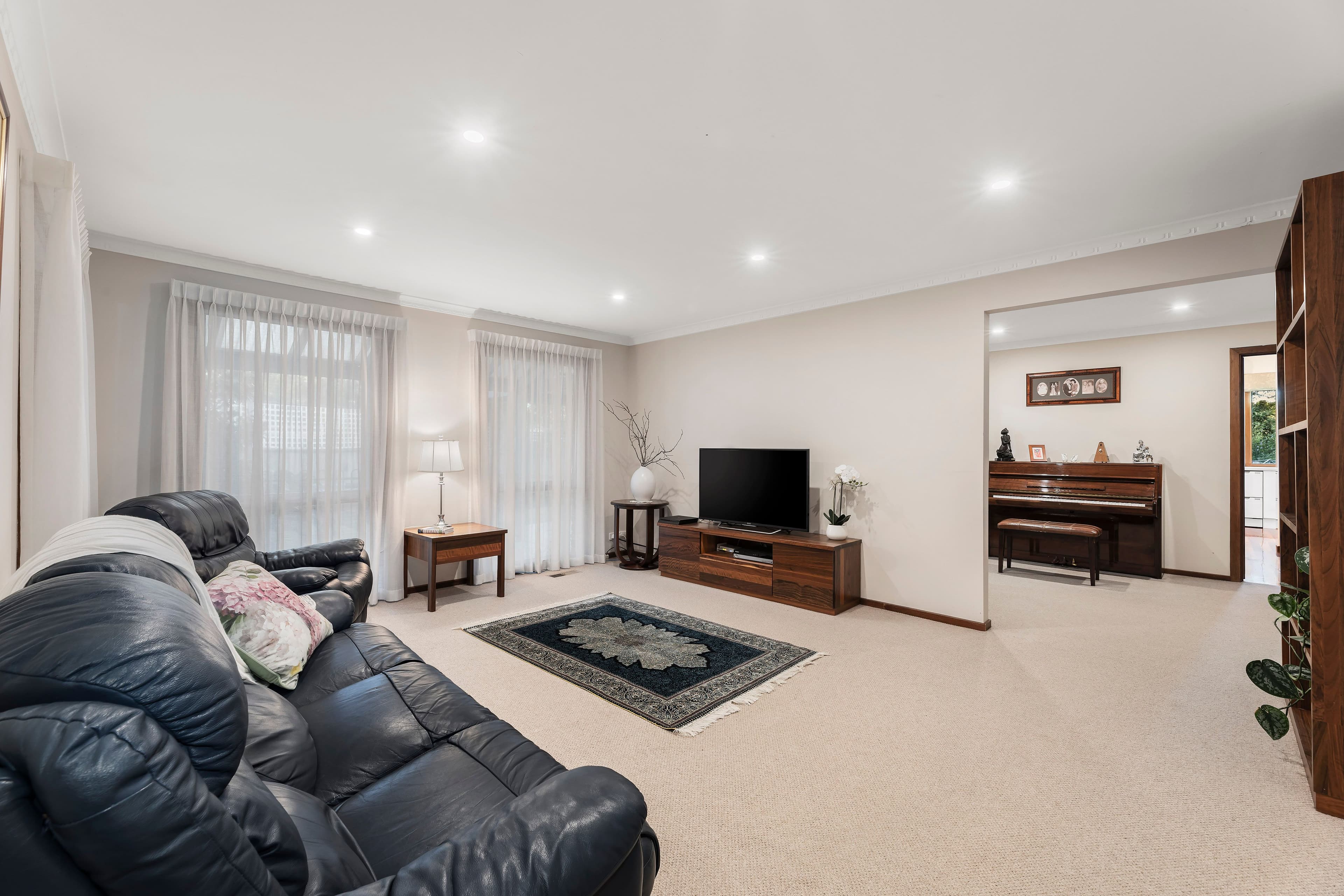 16 Coachmans Square, Wantirna VIC 3152, Wantirna - Thumbnail 3