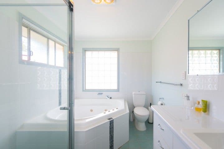 3 Eacham Court, CLINTON QLD 4680, Clinton - Thumbnail 8