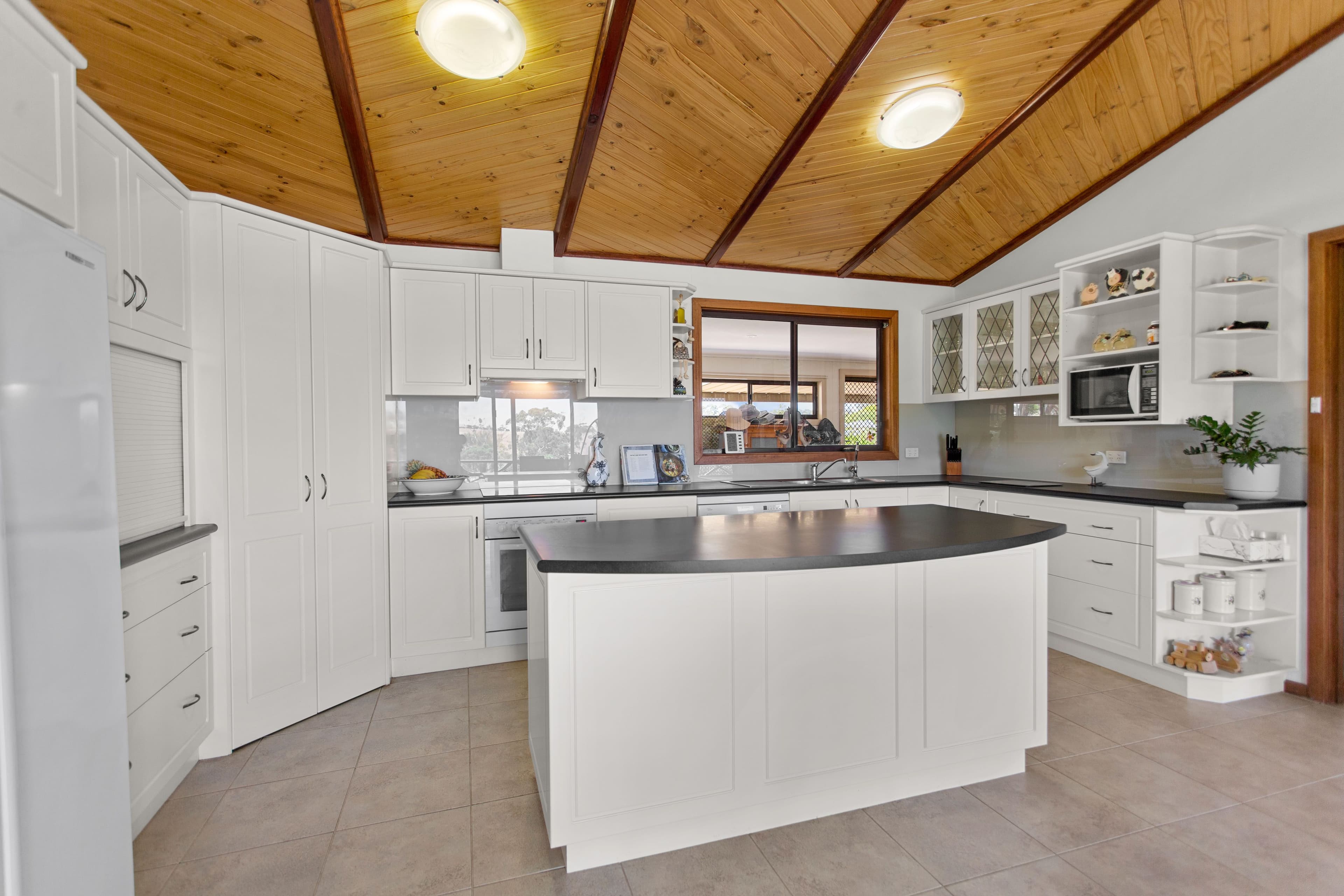 86 Hubbe Road, Clare SA 5453, Clare - Thumbnail 7