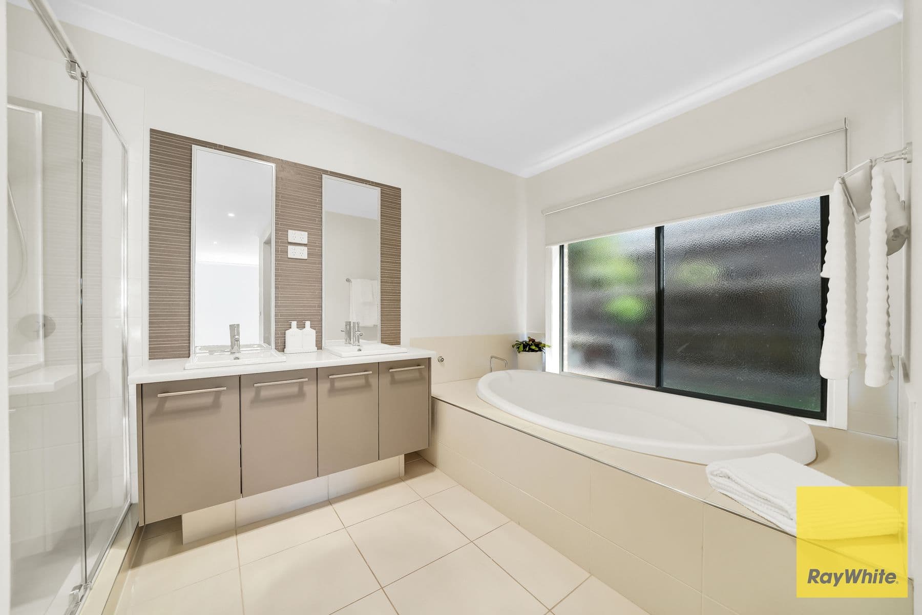 6 Brookvale Avenue, Burnside Heights VIC 3023, Burnside Heights - Thumbnail 3