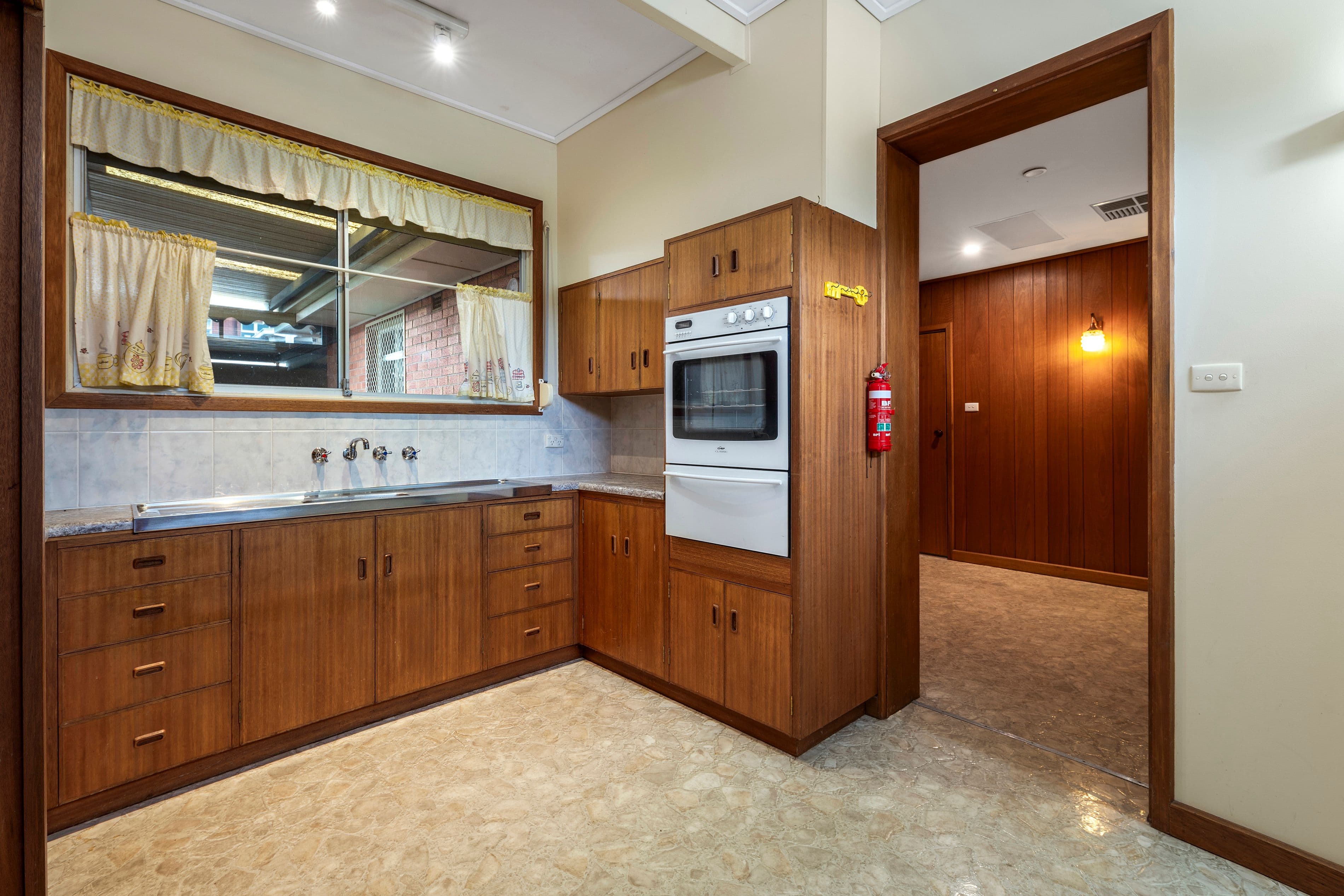 4 Peter Avenue, Campbelltown SA 5074, Campbelltown - Thumbnail 4