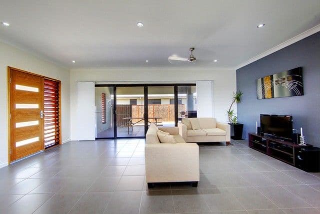 17 Beach Oak Drive, MOUNT LOW QLD 4818, Mount Low - Thumbnail 3