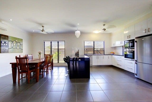 17 Beach Oak Drive, MOUNT LOW QLD 4818, Mount Low - Thumbnail 4