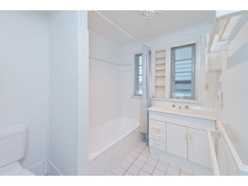9 Disraeli Street, INDOOROOPILLY QLD 4068, Indooroopilly - Thumbnail 7