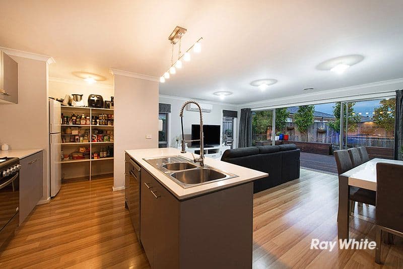 15 Red Poll Road, Cranbourne West VIC 3977, Cranbourne West - Thumbnail 3