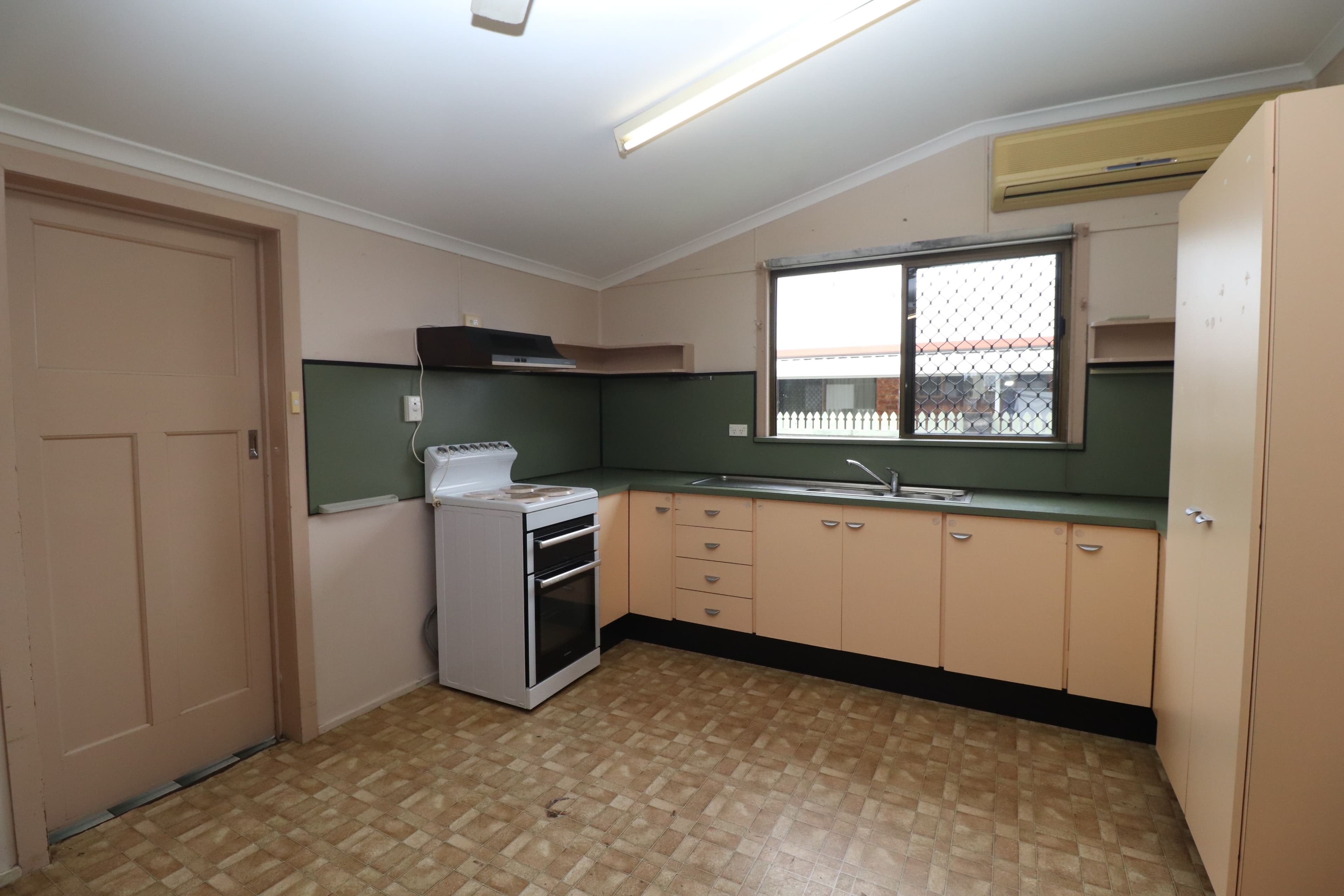13 Lynn Street, Ingham QLD 4850, Ingham - Thumbnail 2
