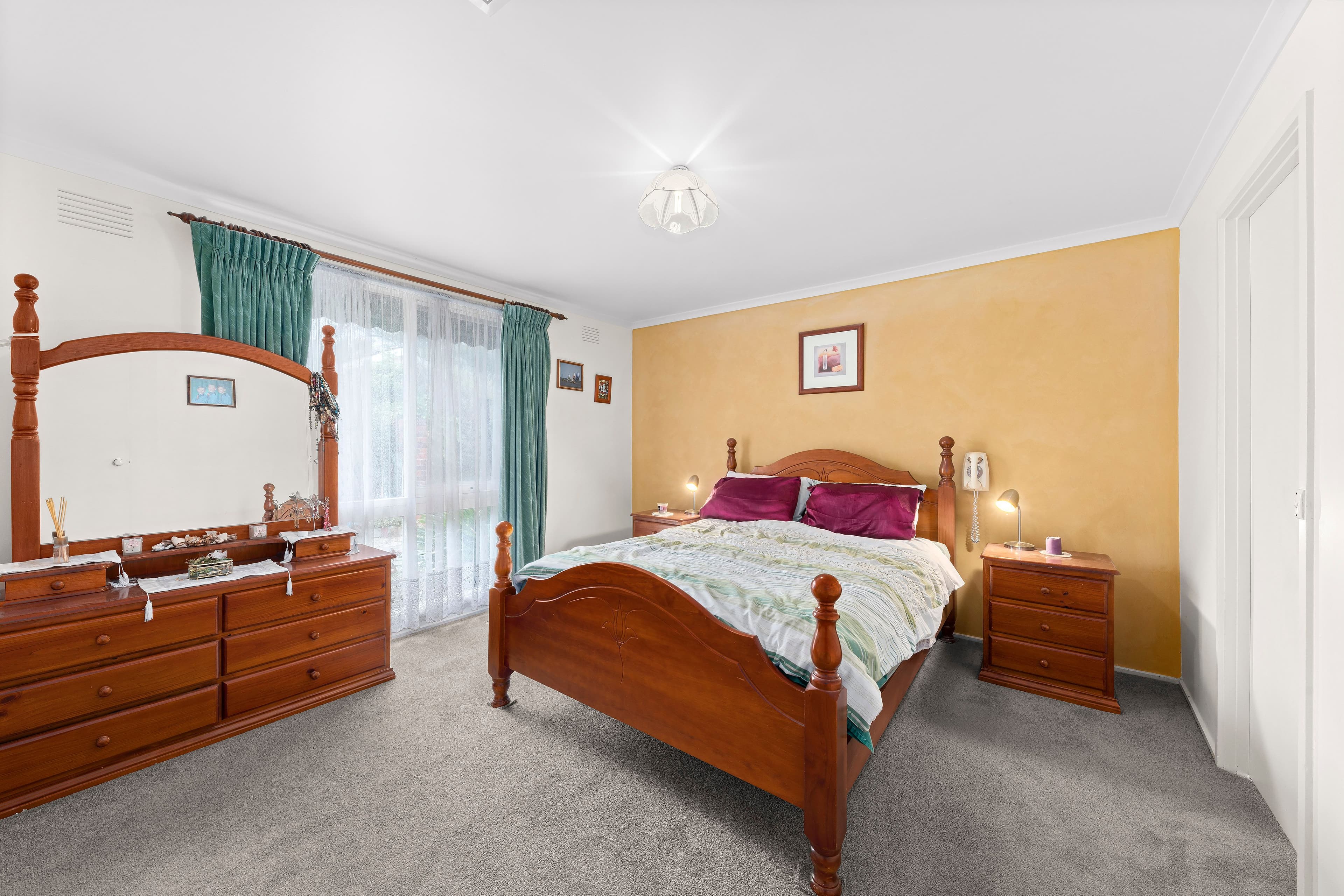 18 Piccadilly Avenue, Wantirna South VIC 3152, Wantirna South - Thumbnail 2