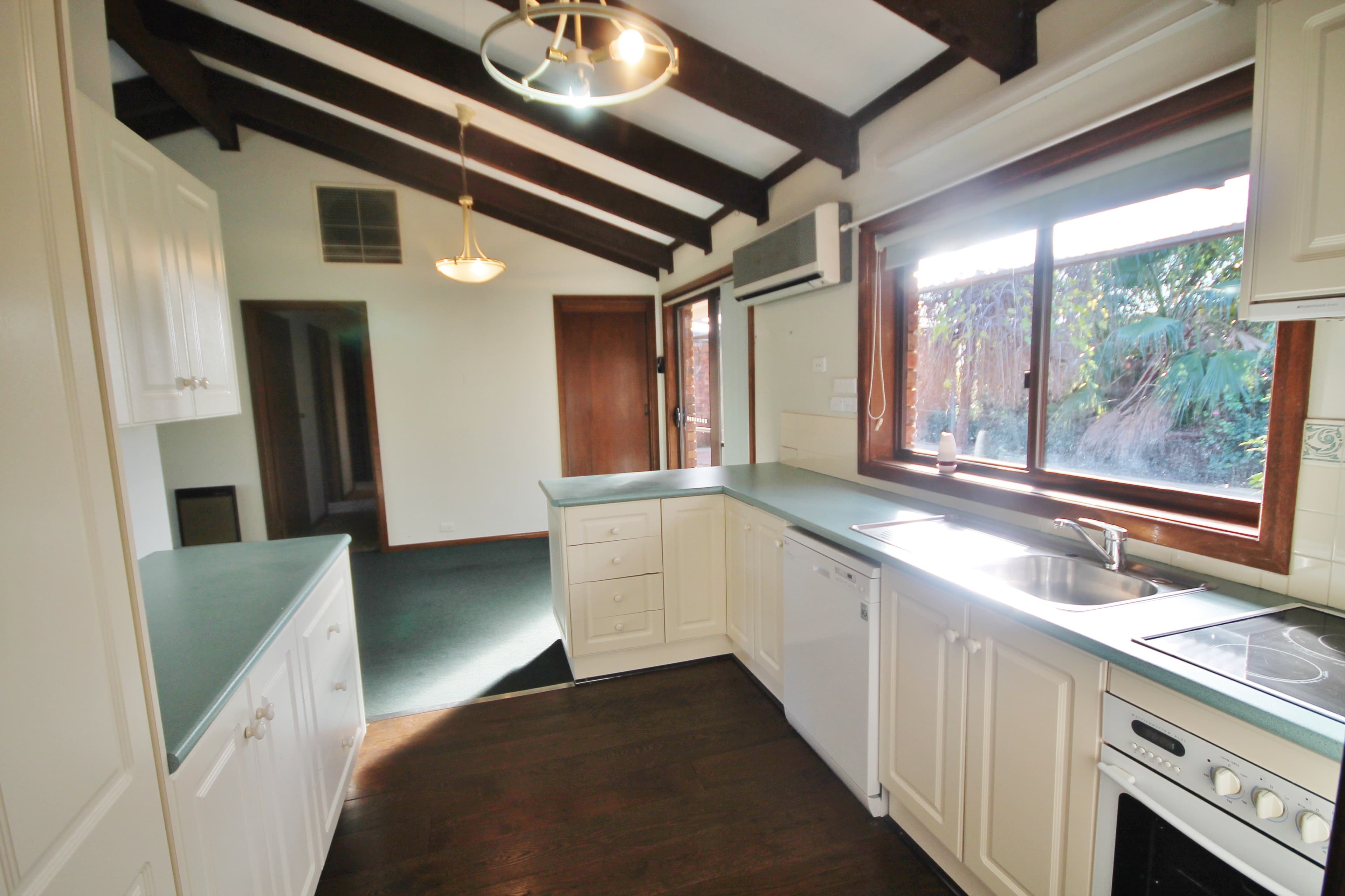 30 Redhill Road, Young - Thumbnail 4