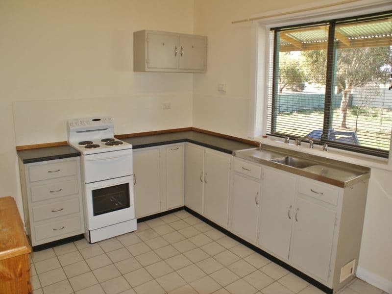 18 Second Avenue, TAILEM BEND SA 5260, Tailem Bend - Thumbnail 3