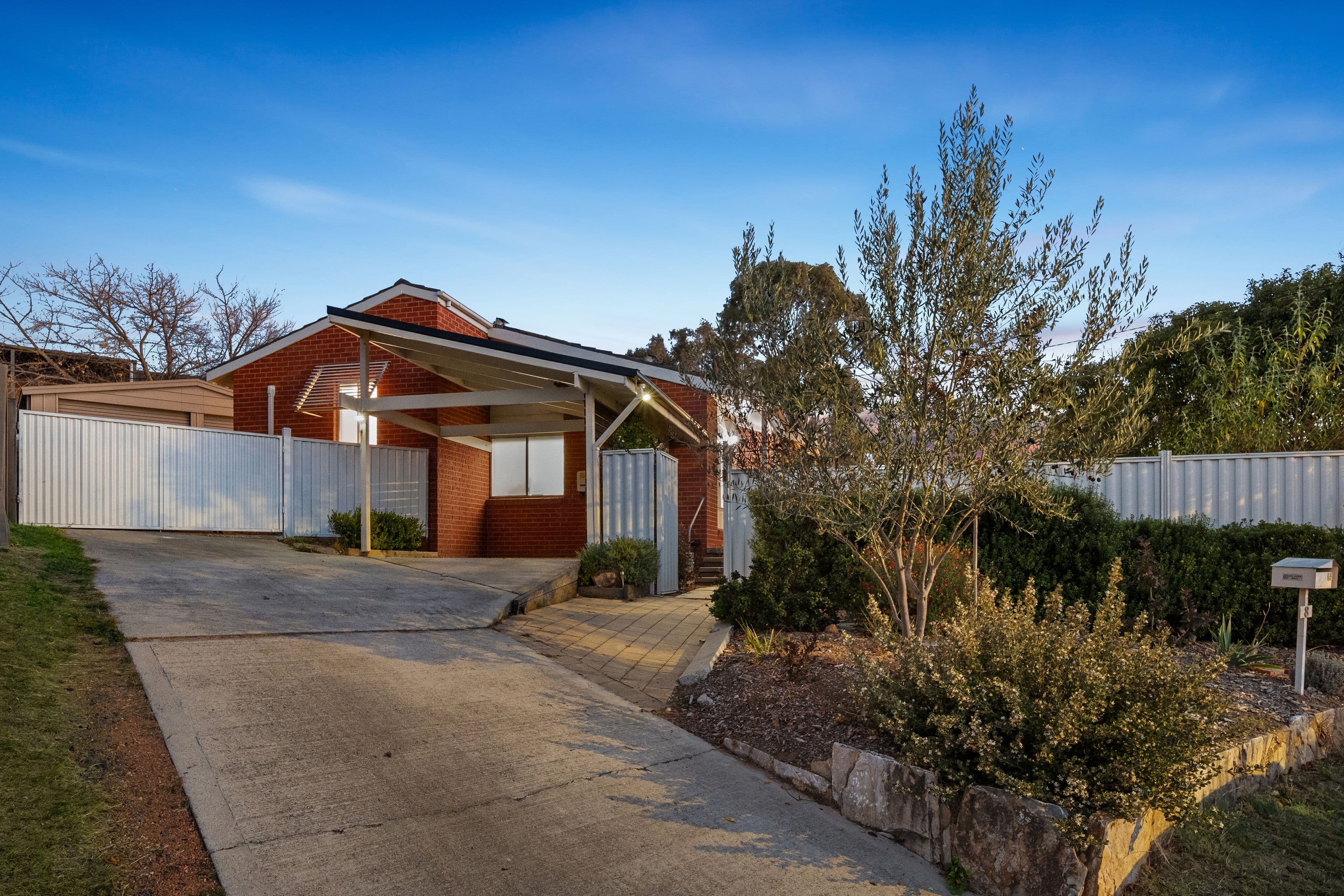 8 Meech Place, Queanbeyan West NSW 2620, Queanbeyan West - Thumbnail 3