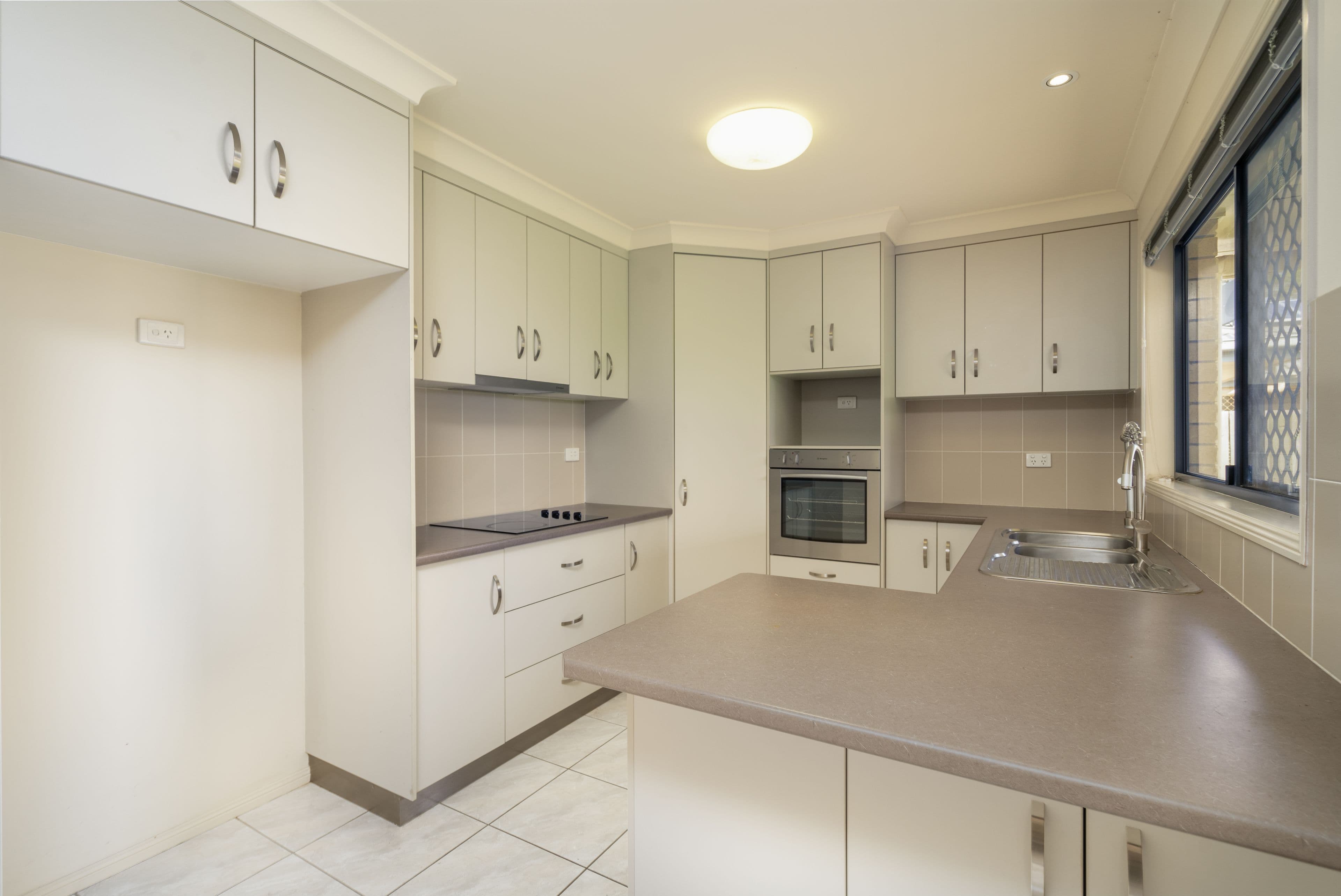16 Walter Court, Leichhardt QLD 4305, Leichhardt - Thumbnail 3