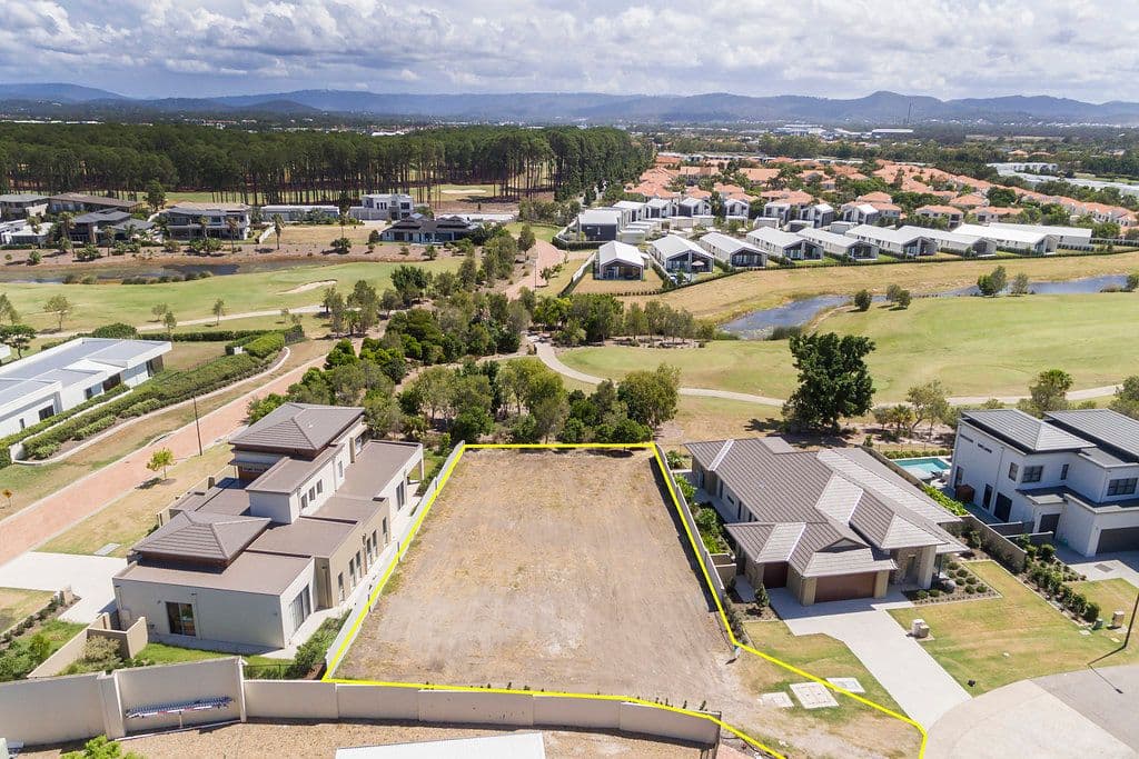 2292 Vardon Lane, Sanctuary Cove QLD 4212, Hope Island - Thumbnail 4
