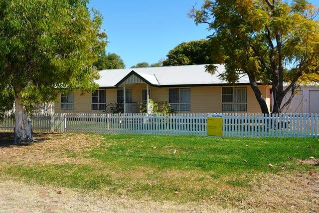 2 Daisy Street, Blackall QLD 4472, Blackall - Image 1