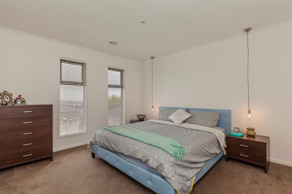 19 Swanbourne Avenue, Highton VIC 3216, Highton - Thumbnail 3