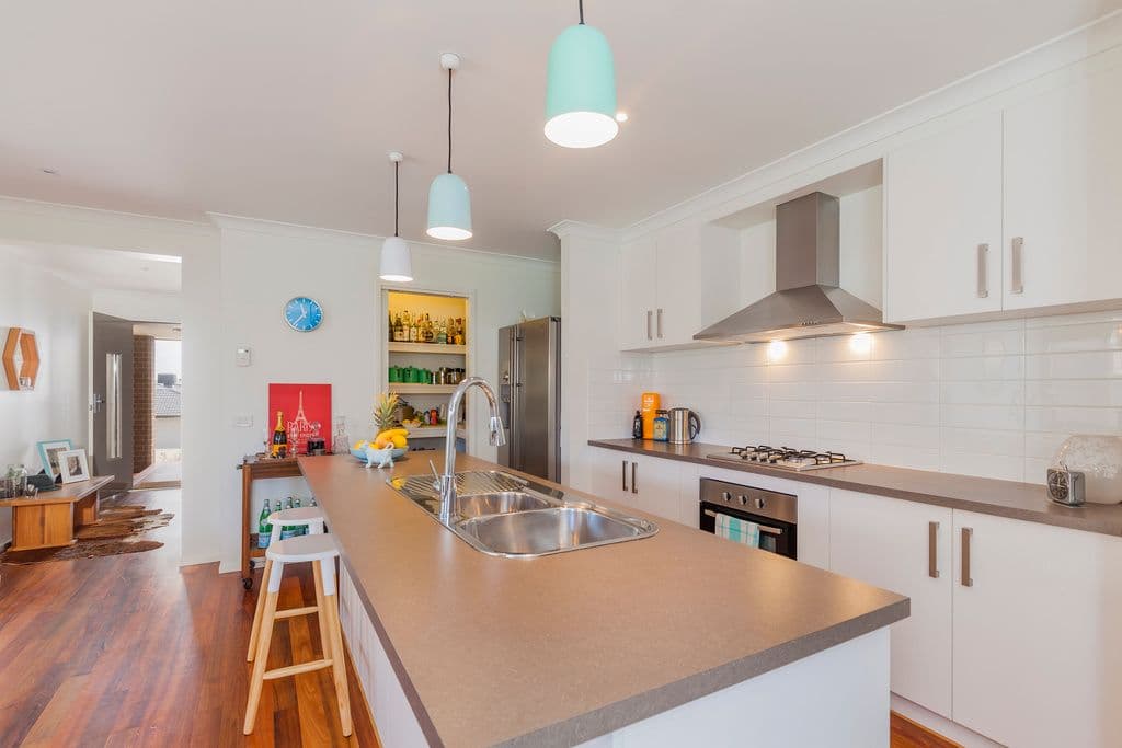 19 Swanbourne Avenue, Highton VIC 3216, Highton - Thumbnail 6