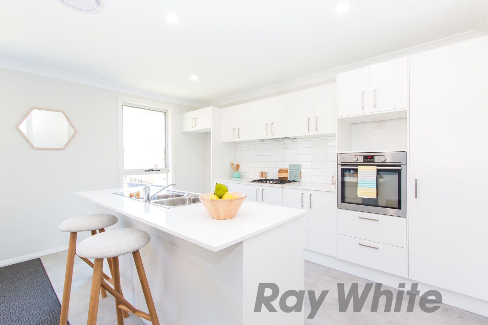 4 Kuraman Close, Macquarie Hills - Image 1