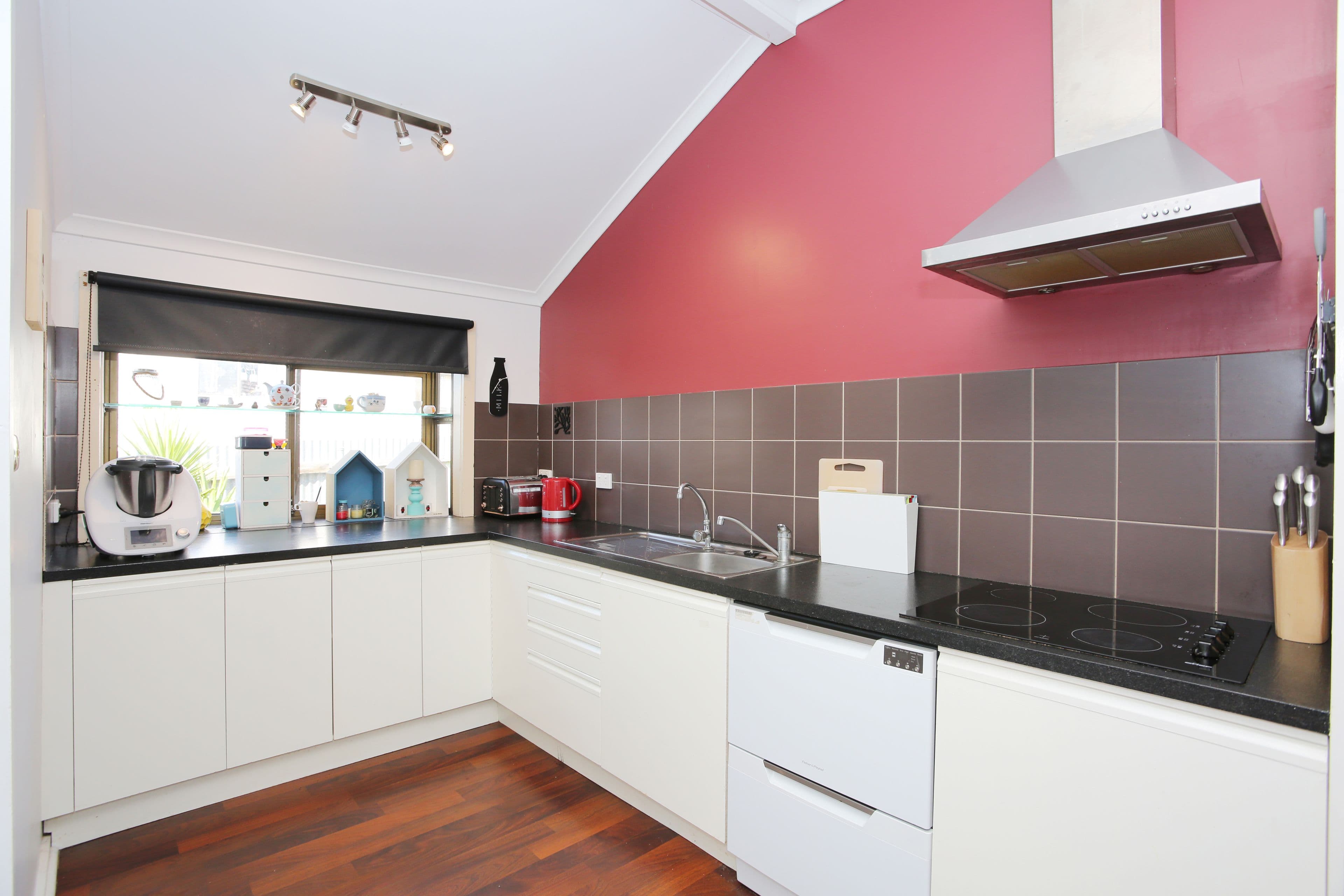 8 West Terrace, Clare SA 5453, Clare - Thumbnail 3