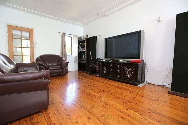 9 The Crescent, YAGOONA NSW 2199, Yagoona - Thumbnail 2