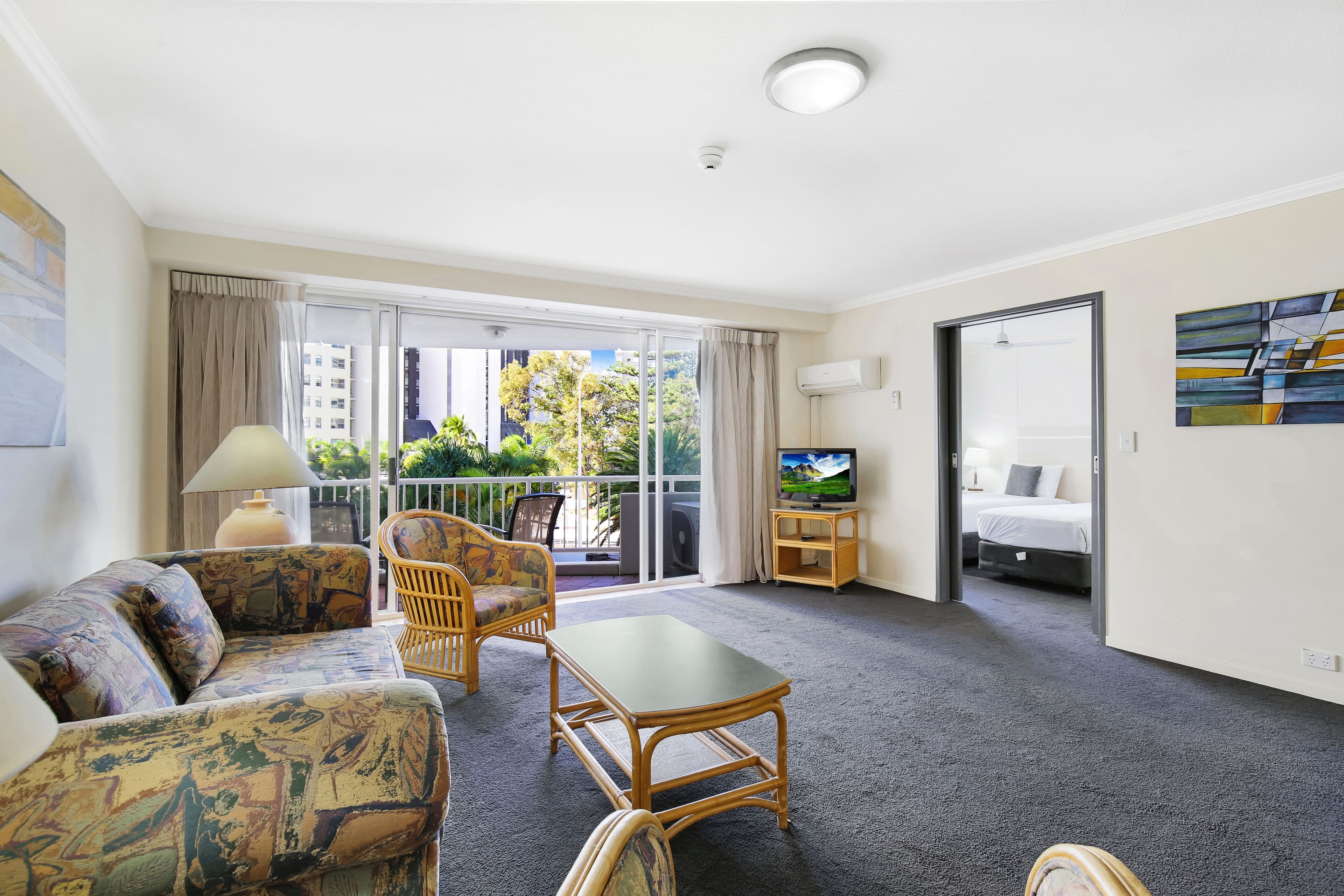 132 Ferny Avenue, Surfers Paradise QLD 4217, Surfers Paradise - Thumbnail 3