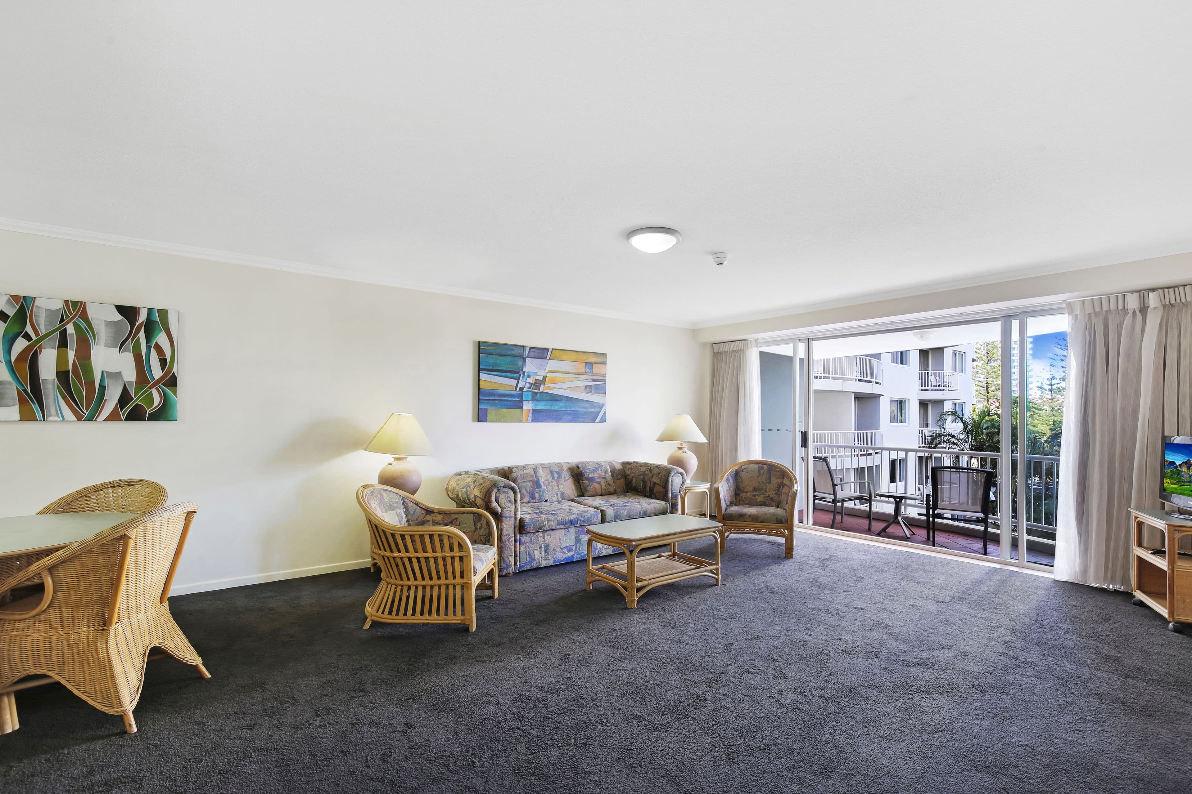 132 Ferny Avenue, Surfers Paradise QLD 4217, Surfers Paradise - Thumbnail 4