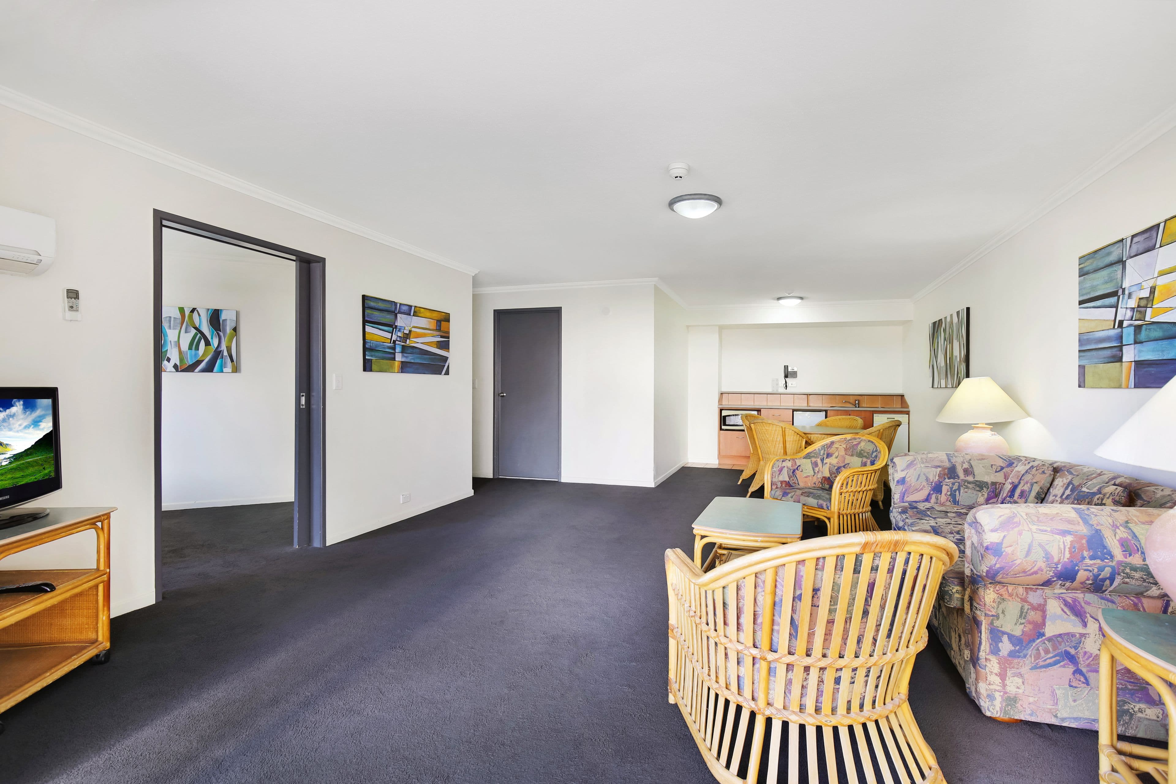 132 Ferny Avenue, Surfers Paradise QLD 4217, Surfers Paradise - Thumbnail 5