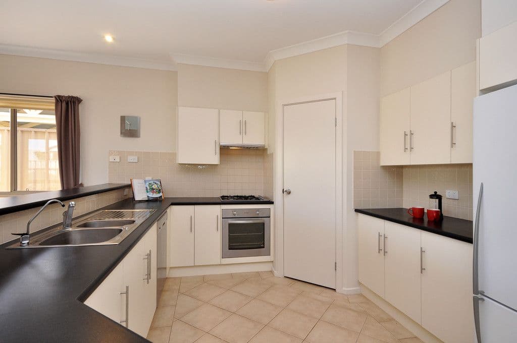 64 Glenthorn Crescent, O'HALLORAN HILL SA 5158, O'Halloran Hill - Thumbnail 6