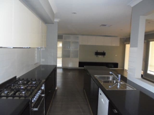 65 Lancefield Circuit, Eynesbury VIC 3338, Eynesbury - Thumbnail 3