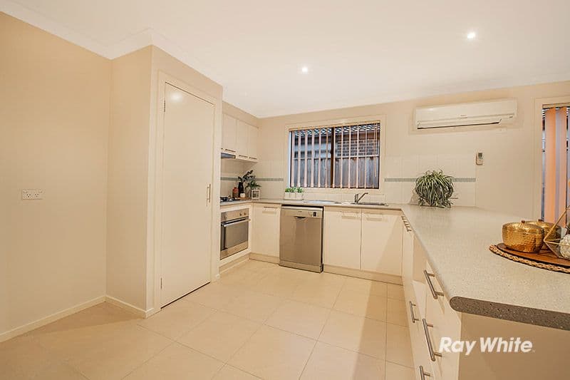 15 Ogle Way, Cranbourne North VIC 3977, Cranbourne North - Thumbnail 3